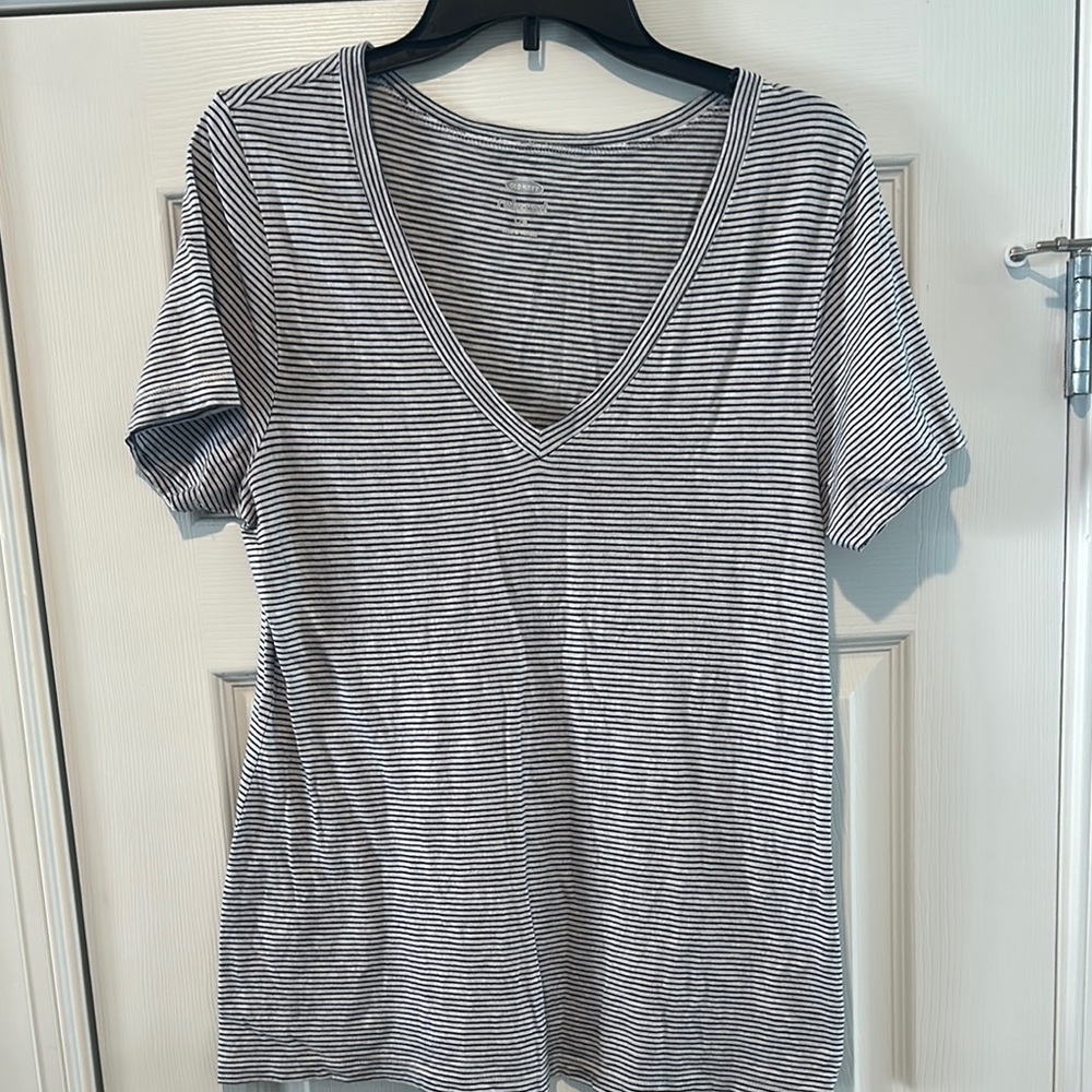 Old Navy Gray Fitted Short Sleeve T-Shirt